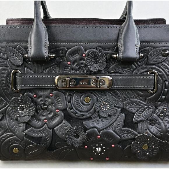 COACH Swagger 27 Tea Rose Tooling Leather Bag Black Rare Unique Clasic Old Money - Picture 2 of 14